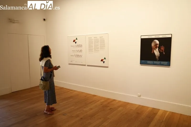 Inauguración de la exposición fotográfica “Puntos de vista”, en la Sala Cielo de Salamanca, en el Patio de Escuelas Menores. Foto de David Sañudo