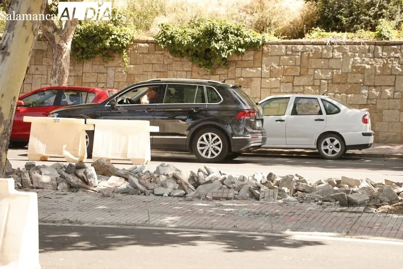 Obras del nuevo carril bici cerca del Hospital. Foto de David Sañudo