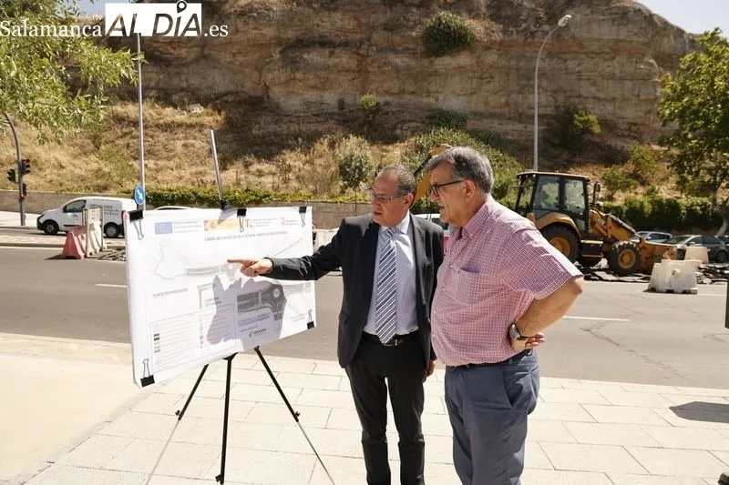 Obras del nuevo carril bici cerca del Hospital. Foto de David Sañudo