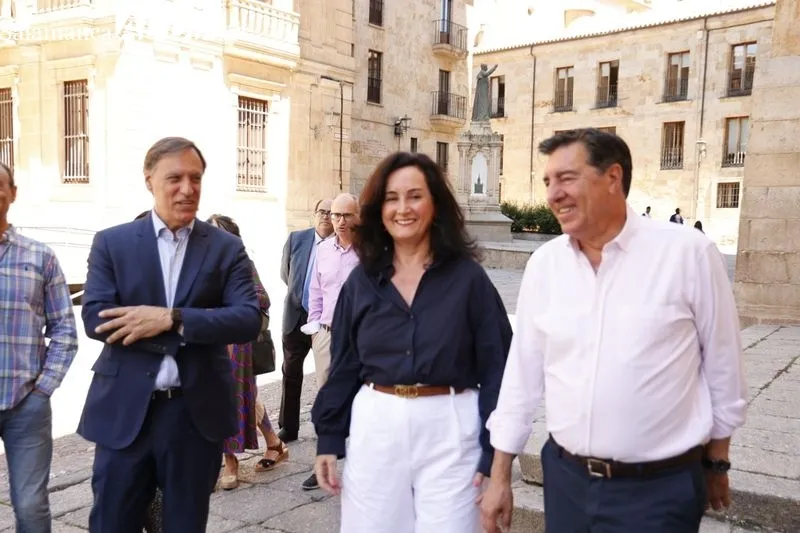 Visita a Salamanca de la diputada del PP, Edurne Uriarte. Foto de David Sañudo