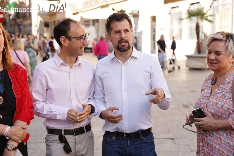 Visita de Luis Tudanca para apoyar la campaña del PSOE en Salamanca. Foto de David Sañudo