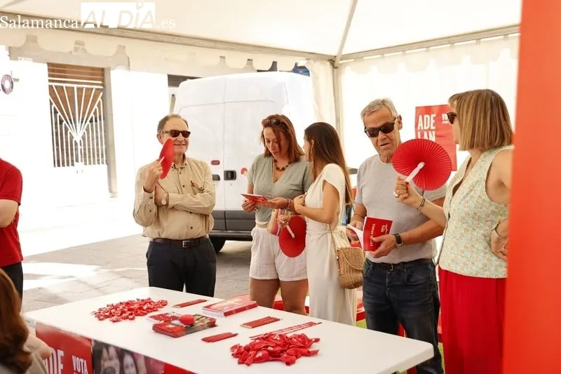 Visita de Luis Tudanca para apoyar la campaña del PSOE en Salamanca. Foto de David Sañudo
