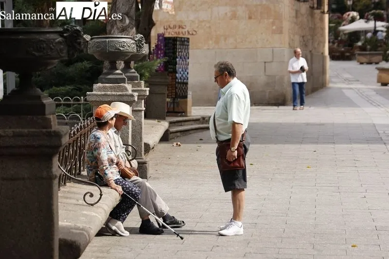 Los salmantinos disfrutan del domingo a pesar del calor | FOTOS: David Sañudo 