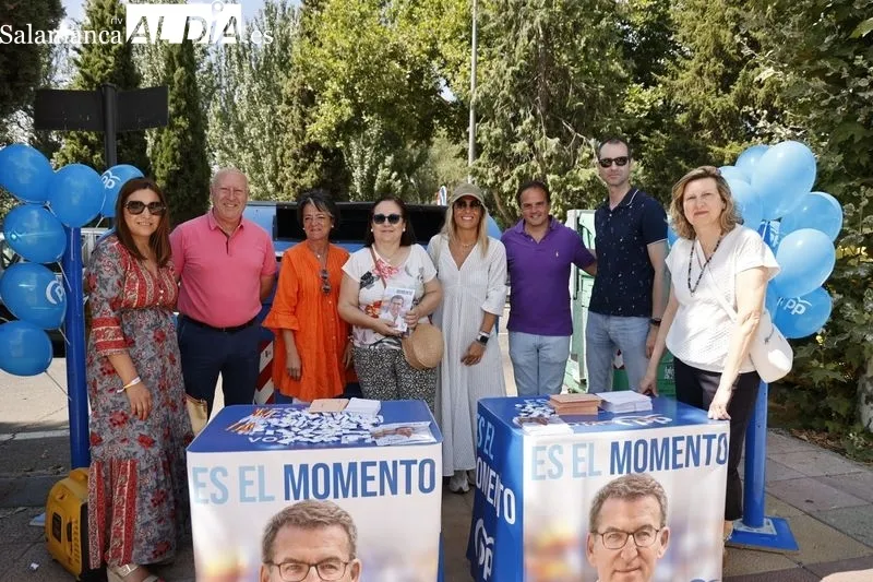 Los partidos se acercan hasta el rastro en plena campaña electoral | FOTOS: David Sañudo 
