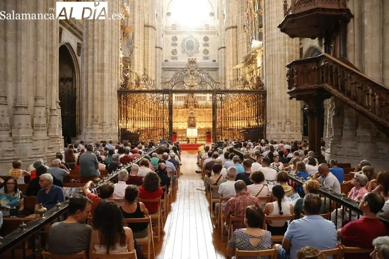 La Catedral se rinde ante el organista Daniel Oyarzábal | FOTOS: David Sañudo 