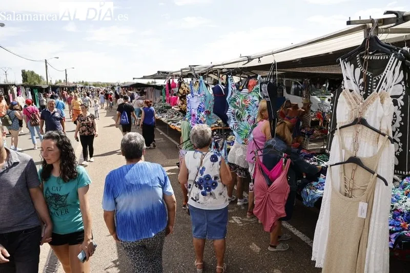 Los salmantinos disfrutan del domingo a pesar del calor | FOTOS: David Sañudo 