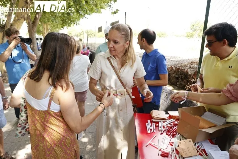 Los partidos se acercan hasta el rastro en plena campaña electoral | FOTOS: David Sañudo 