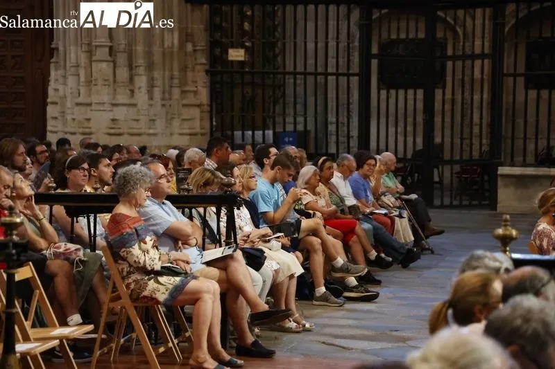 La Catedral se rinde ante el organista Daniel Oyarzábal | FOTOS: David Sañudo 