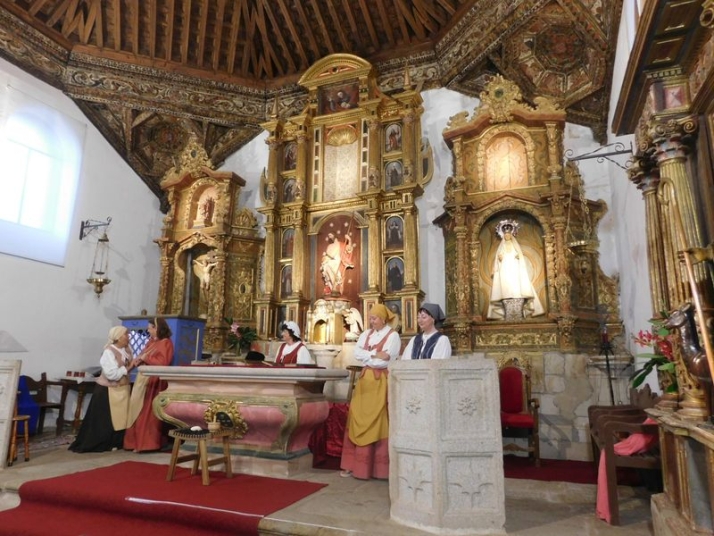 El artesonado de la iglesia parroquial coronó la obra Buscando a Nebrija en Puebla de Yeltes
