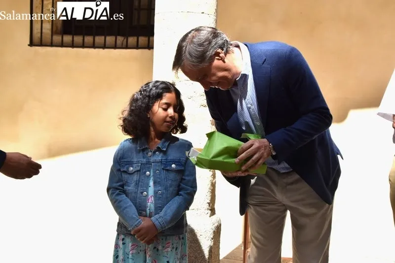 Foto 5 - El alcalde traslada el cari&ntilde;o de los salmantinos a los 12 ni&ntilde;os saharauis que pasan el verano en la ciudad