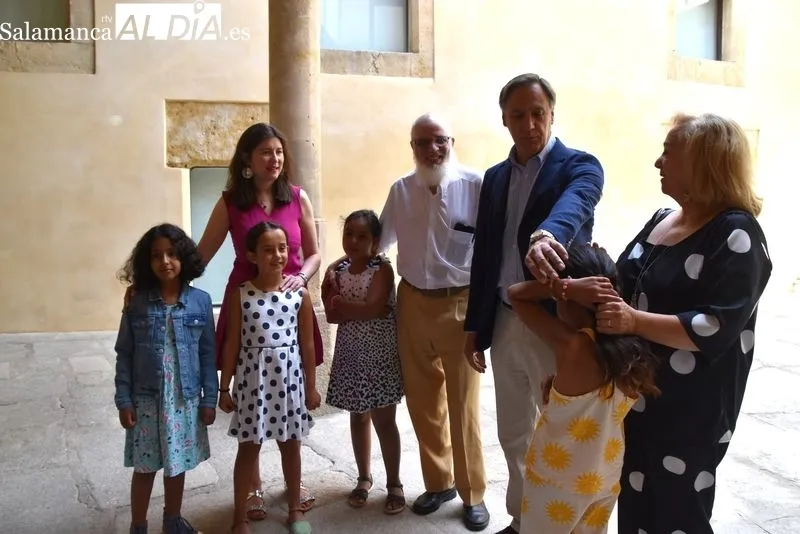 Foto 15 - El alcalde traslada el cari&ntilde;o de los salmantinos a los 12 ni&ntilde;os saharauis que pasan el verano en la ciudad