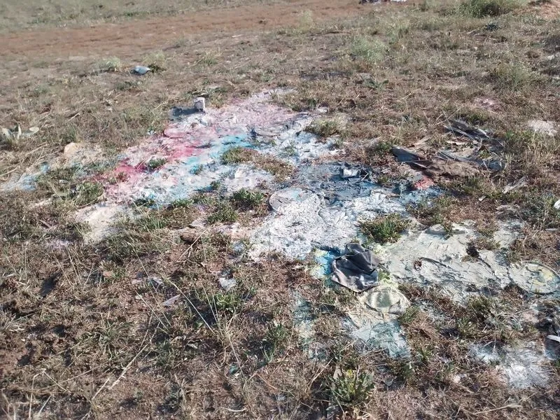 Basura y desperdicios en el camino Muñovela, en Tejares. Foto de la Asociación de Vecinos de Tejares Virgen de la Salud.