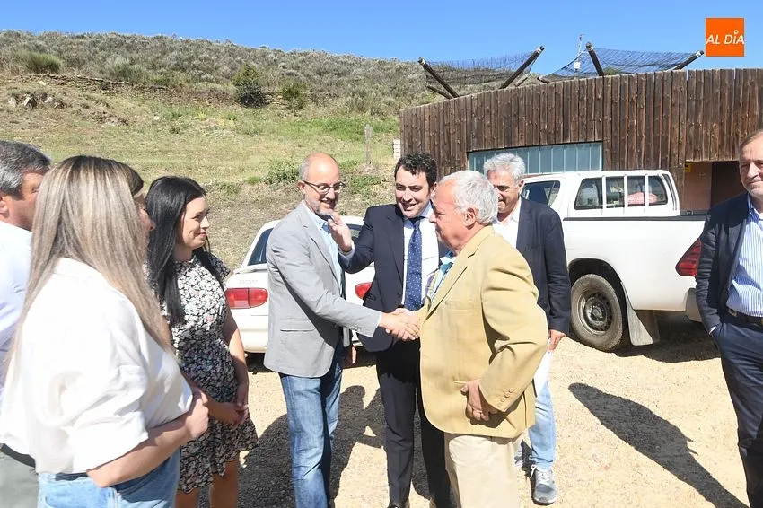 Foto 4 - Santonja alaba a los Ayuntamientos que han mantenido &ldquo;la catedral del Arte Paleol&iacute;tico al aire libre&rdquo;