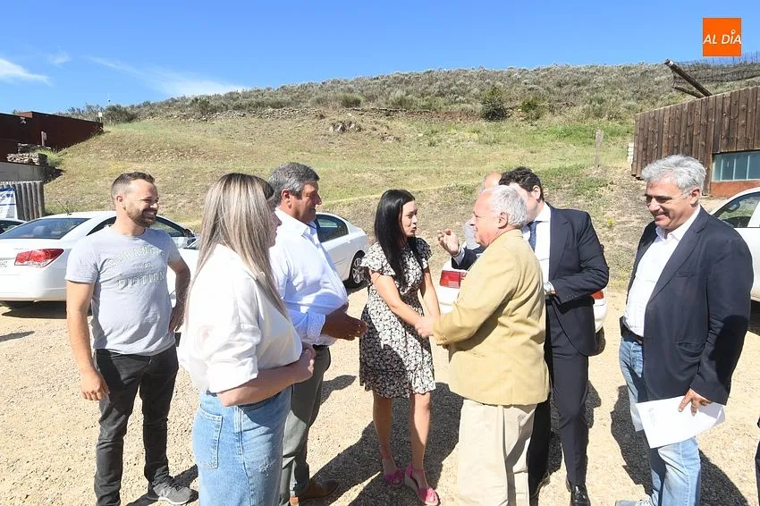 Foto 5 - Santonja alaba a los Ayuntamientos que han mantenido &ldquo;la catedral del Arte Paleol&iacute;tico al aire libre&rdquo;