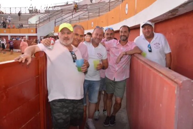 La plaza de toros de Macotera acogía la lidia de dos novillos y vaquillas