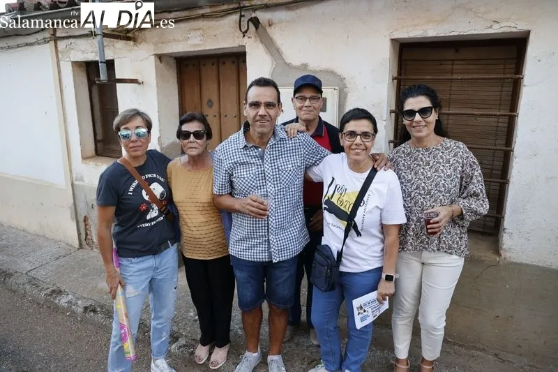 Foto 5 - Do&ntilde;inos arranca sus fiestas con un preg&oacute;n muy animado