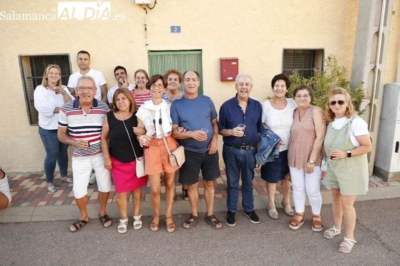 Foto 12 - Do&ntilde;inos arranca sus fiestas con un preg&oacute;n muy animado