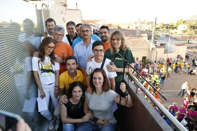 Foto 22 - Do&ntilde;inos arranca sus fiestas con un preg&oacute;n muy animado