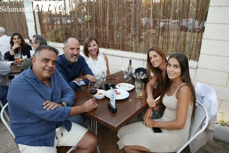 Foto 8 - Carmen Alcayde y Raul Ferv&eacute; llenan de humor La Mar Sala&aacute;