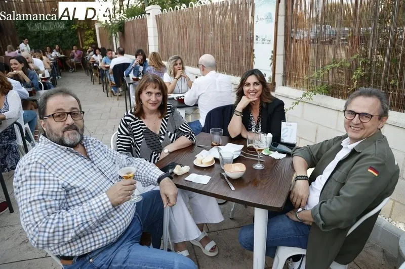 Foto 9 - Carmen Alcayde y Raul Ferv&eacute; llenan de humor La Mar Sala&aacute;