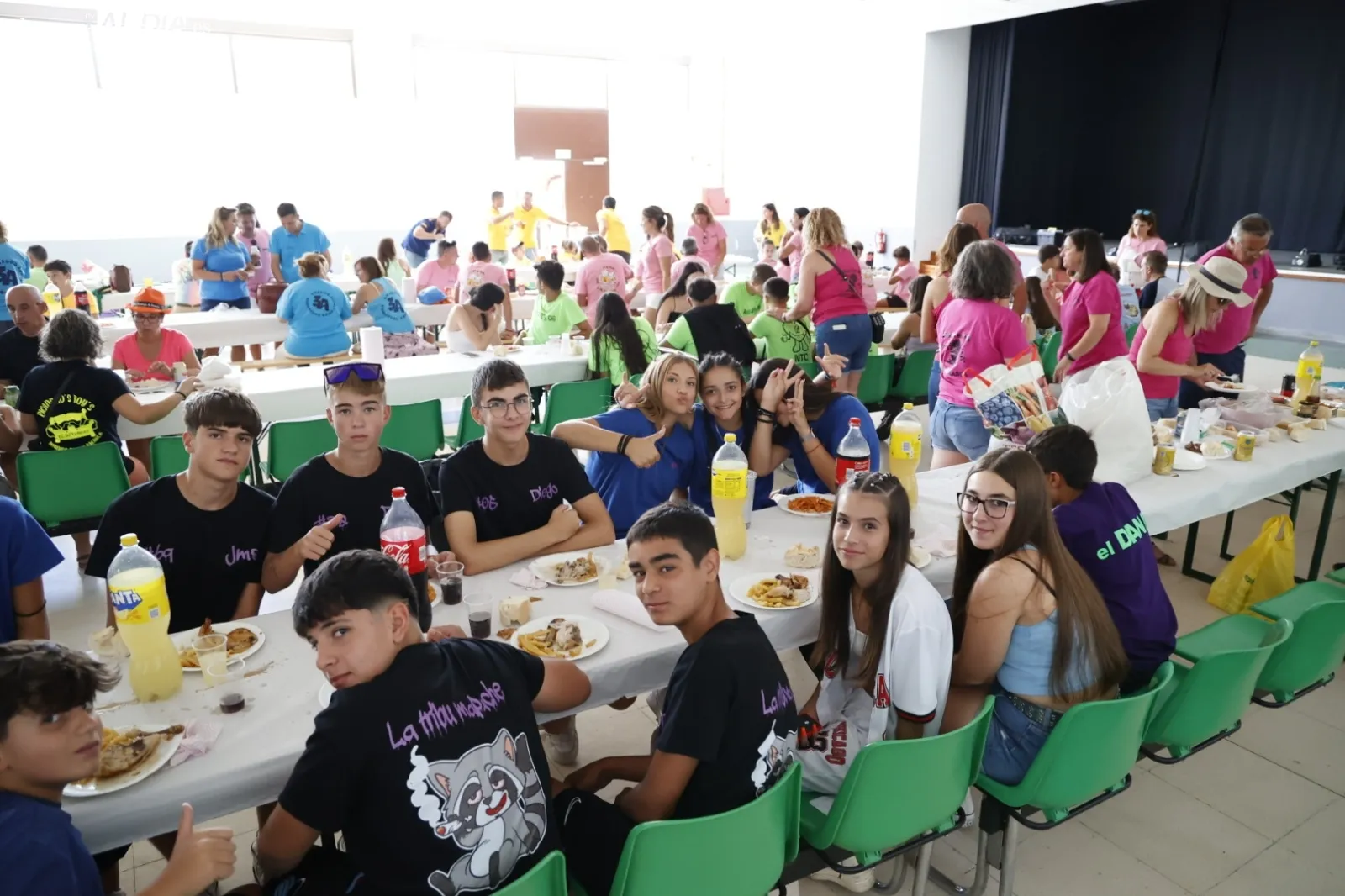 Foto 13 - Do&ntilde;inos disfruta de la comida de pe&ntilde;as 