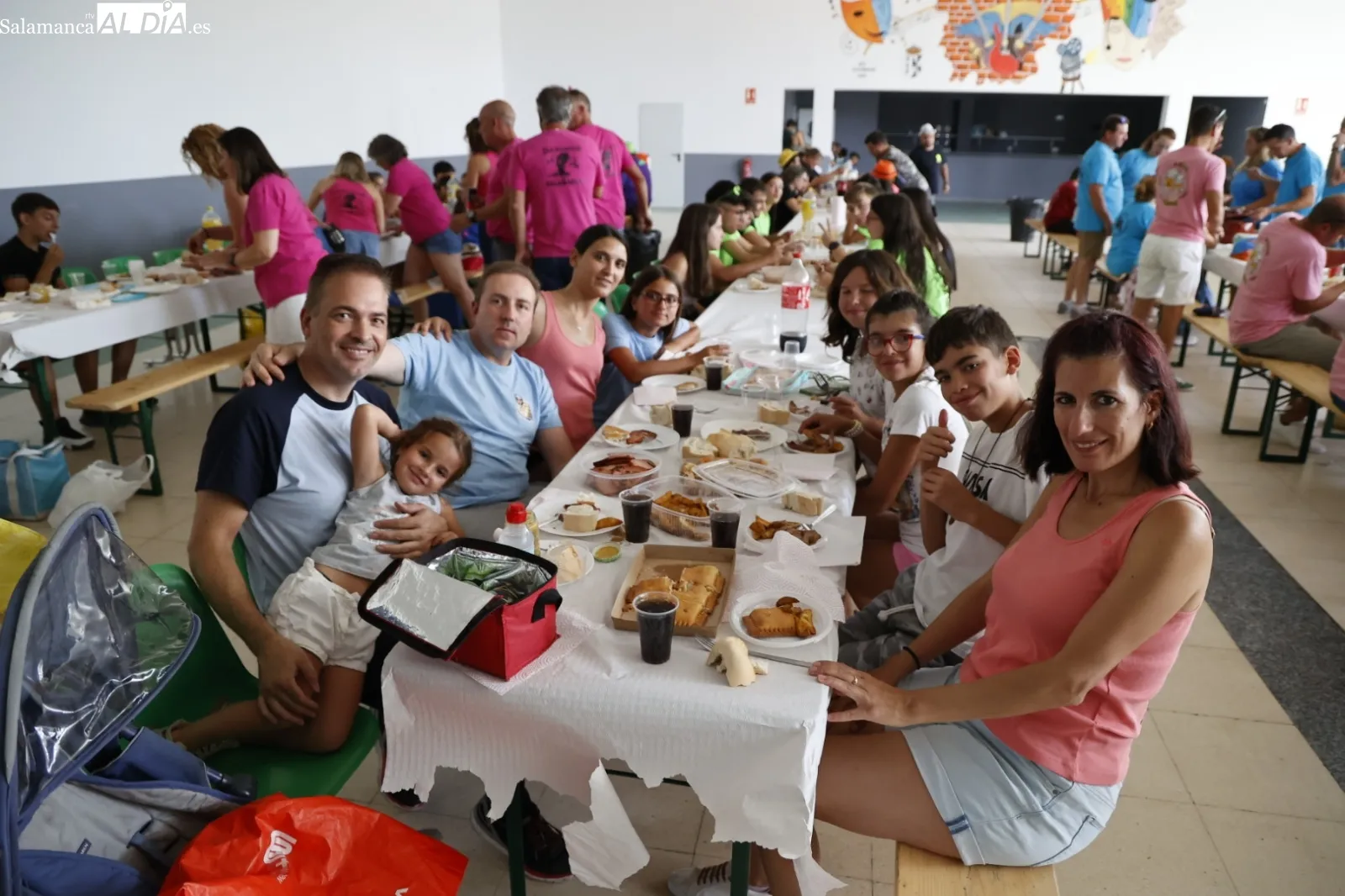 Foto 11 - Do&ntilde;inos disfruta de la comida de pe&ntilde;as 