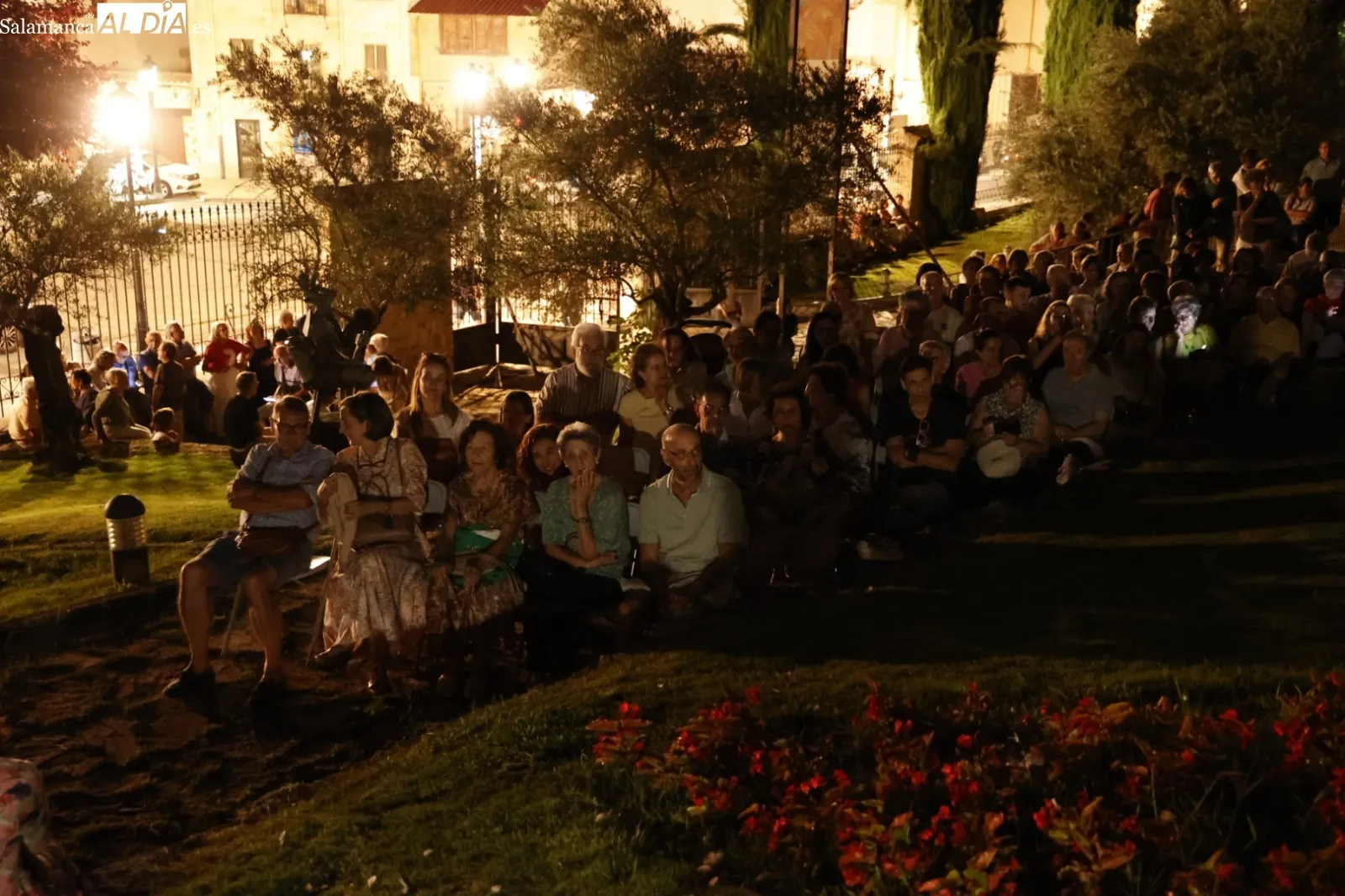 Foto 12 - Simant Duo hace disfrutar al p&uacute;blico salmantino con su concierto en los Jardines de Santo Domingo