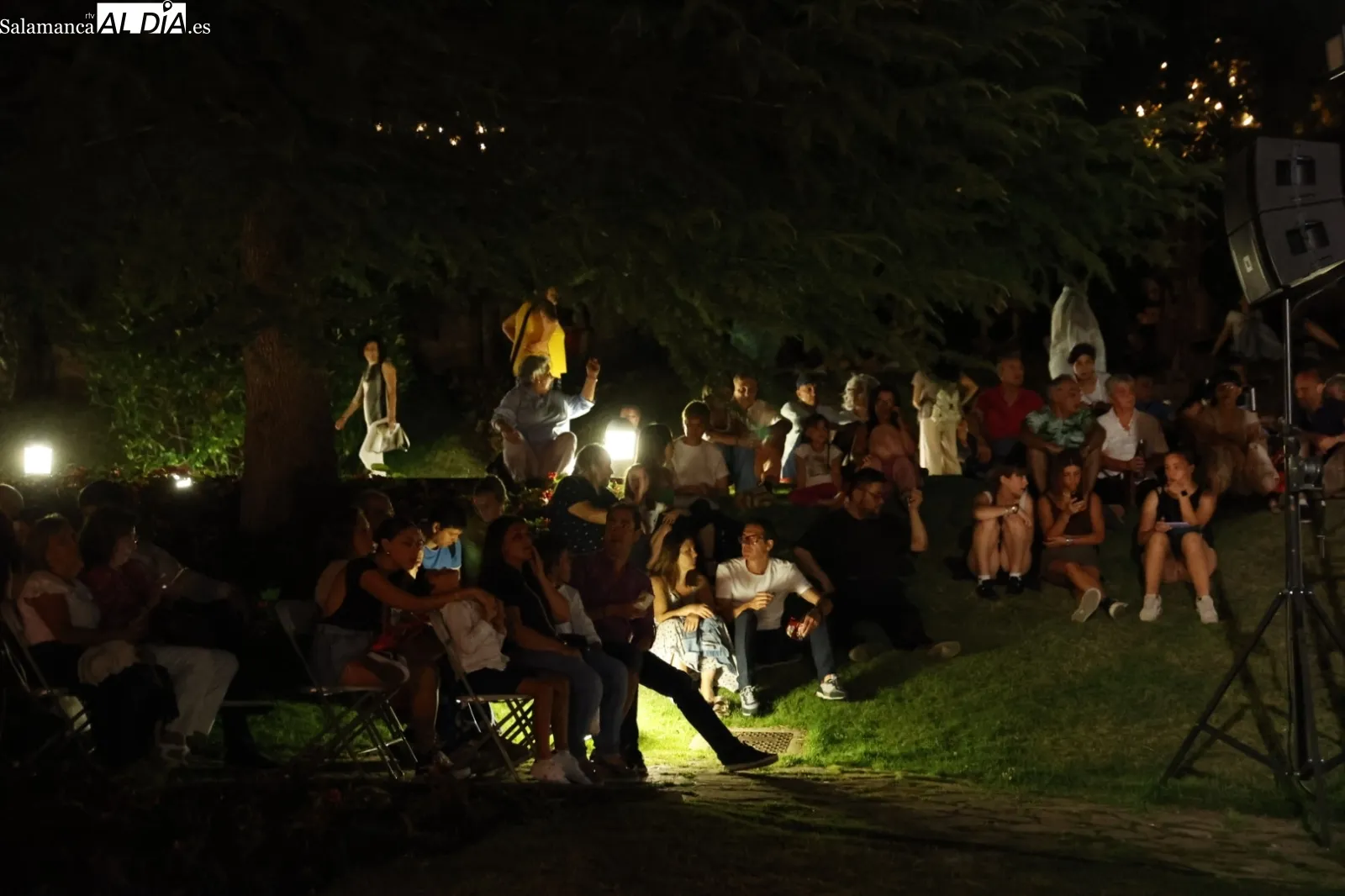 Foto 11 - Simant Duo hace disfrutar al p&uacute;blico salmantino con su concierto en los Jardines de Santo Domingo