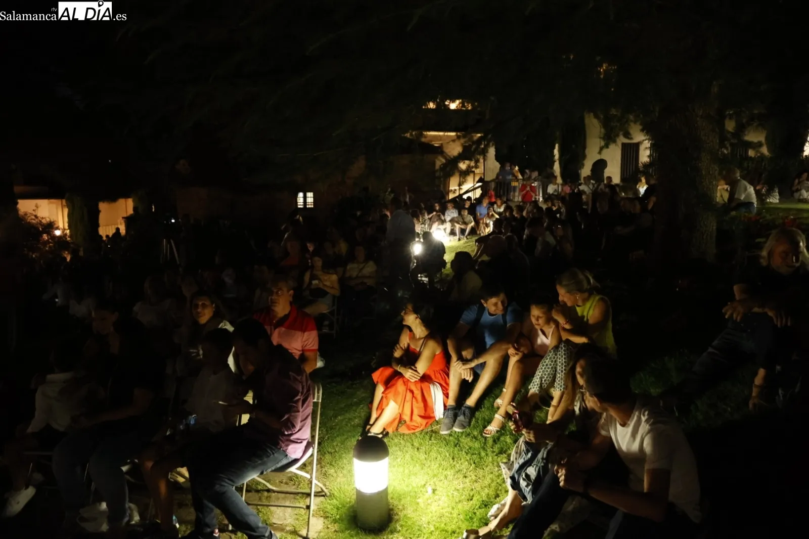Foto 10 - Simant Duo hace disfrutar al p&uacute;blico salmantino con su concierto en los Jardines de Santo Domingo