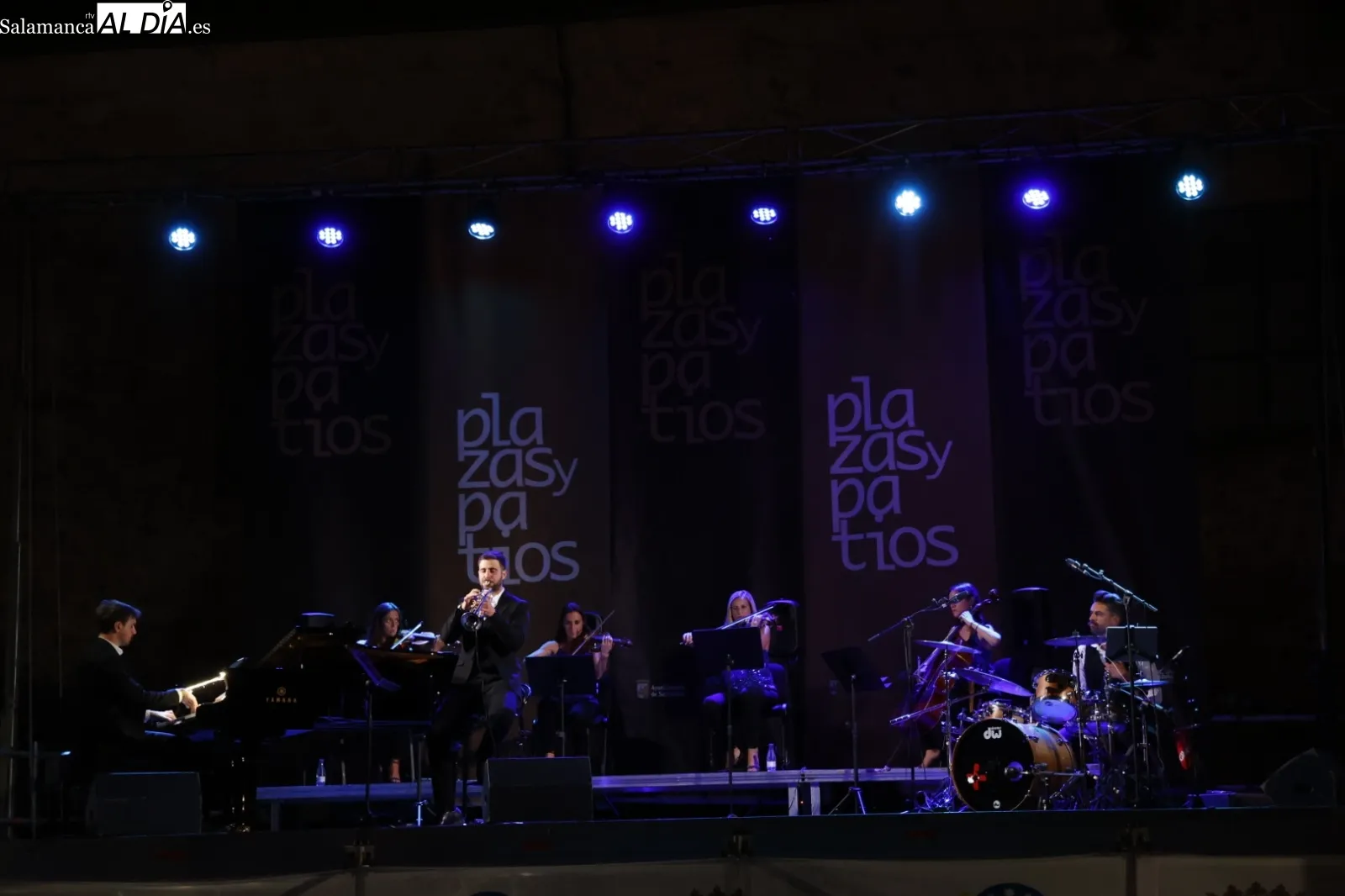 Foto 5 - Simant Duo hace disfrutar al p&uacute;blico salmantino con su concierto en los Jardines de Santo Domingo