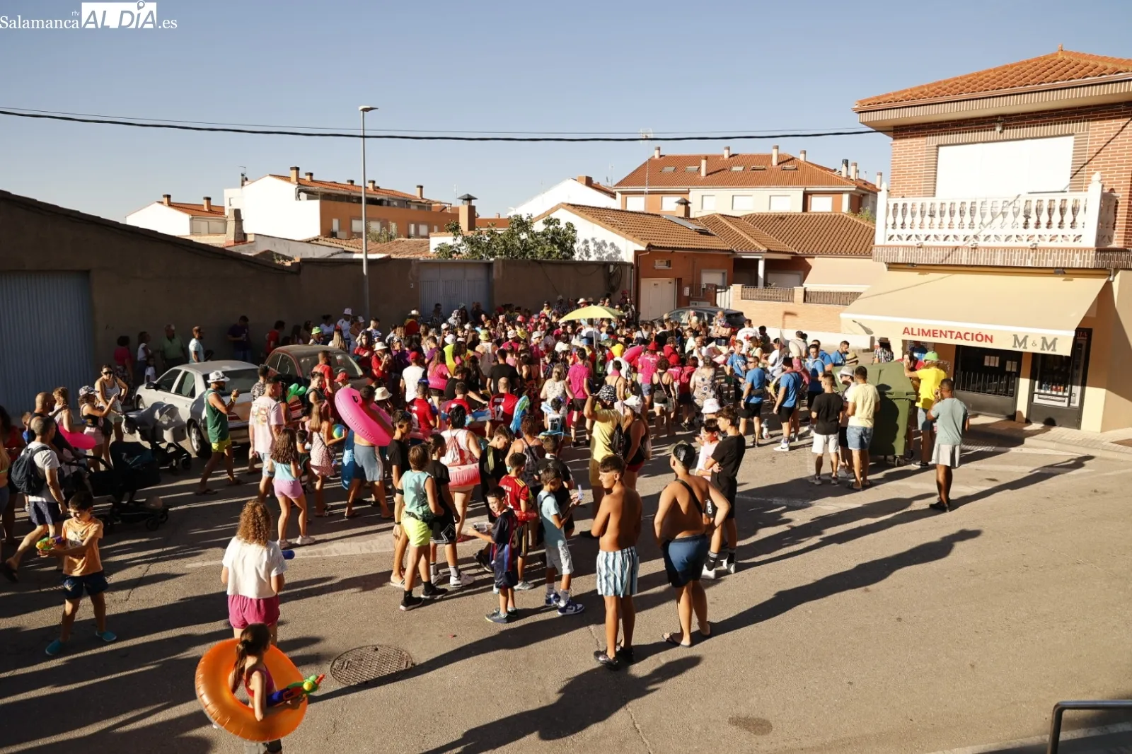 Foto 5 - Ambientazo en Castellanos de Moriscos con el paseo de pe&ntilde;as y la charanga