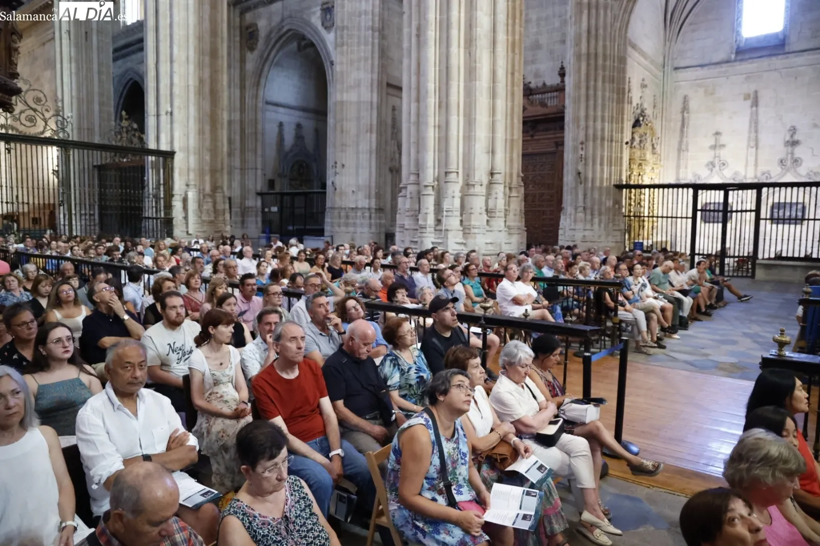 Foto 4 - El organista Pier Damiano Peretti da un imponente concierto en la Catedral