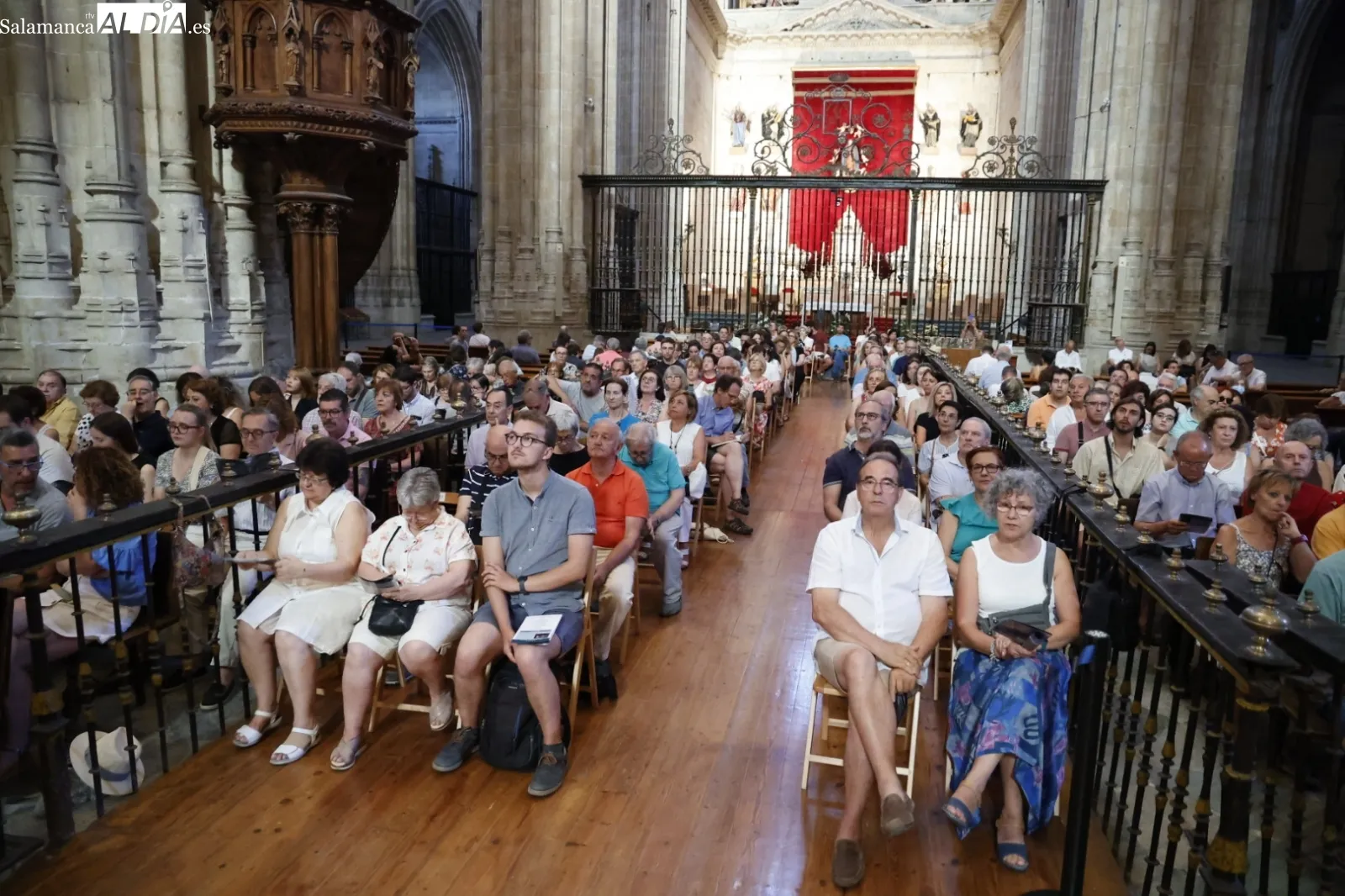 Foto 2 - El organista Pier Damiano Peretti da un imponente concierto en la Catedral