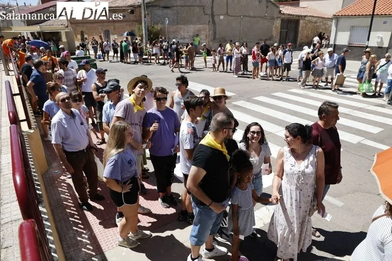 Foto 4 - Castellanos de Moriscos se divierte con su Gran Paella Popular