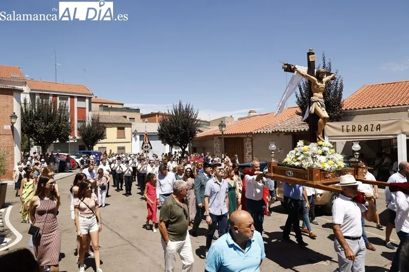 Foto 11 - Castellanos de Moriscos no se pierde la procesi&oacute;n del Sant&iacute;simo Cristo de las Batallas