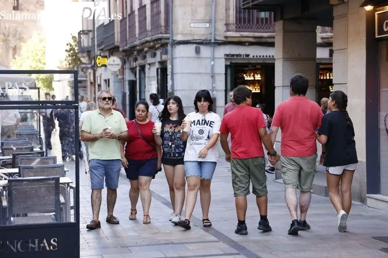 Foto 10 - Buen ambiente en el centro de Salamanca en un fin de semana marcado por el calor