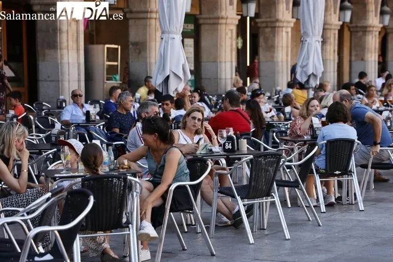 Foto 8 - Buen ambiente en el centro de Salamanca en un fin de semana marcado por el calor