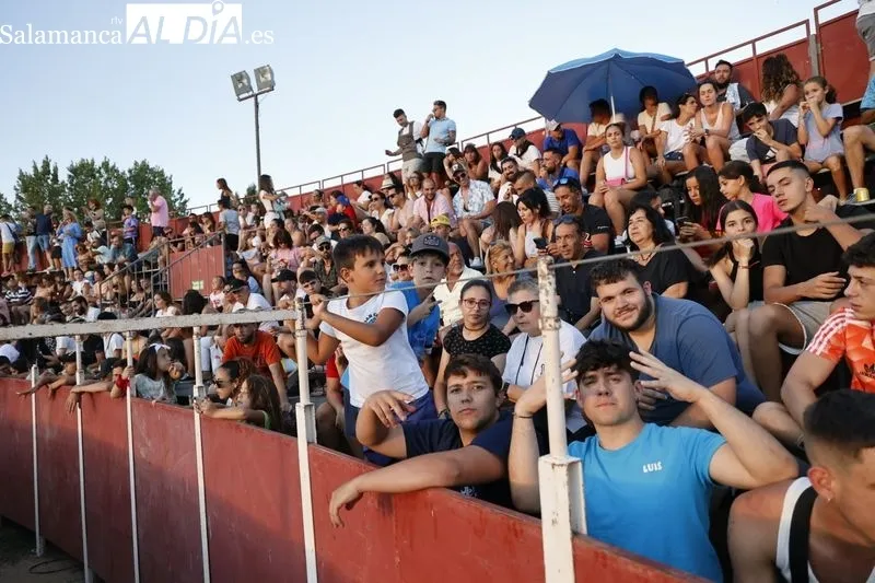 Foto 3 - Ambientazo en las vaquillas de Carbajosa para seguir disfrutando de las fiestas