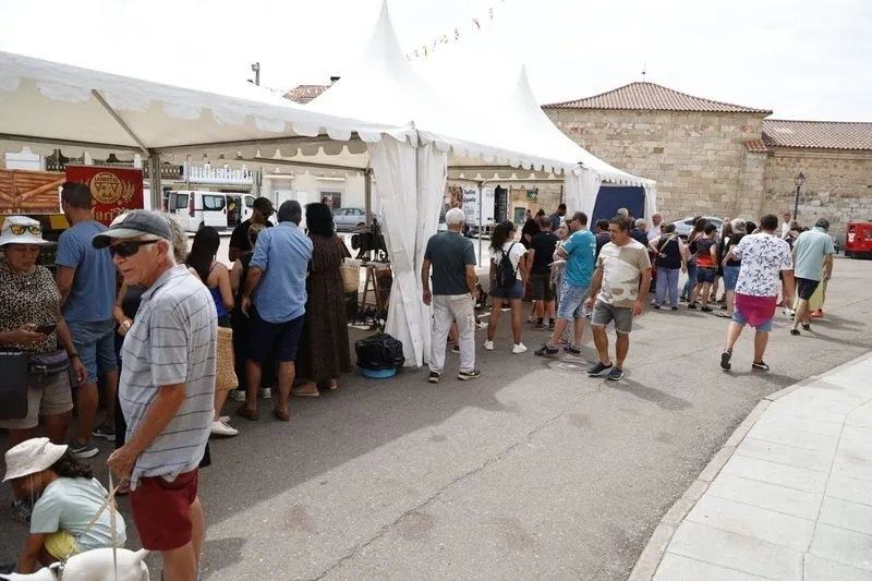 Foto 2 - Valdelosa disfruta de sus fiestas con los juegos infantiles, la misa y el mercadillo