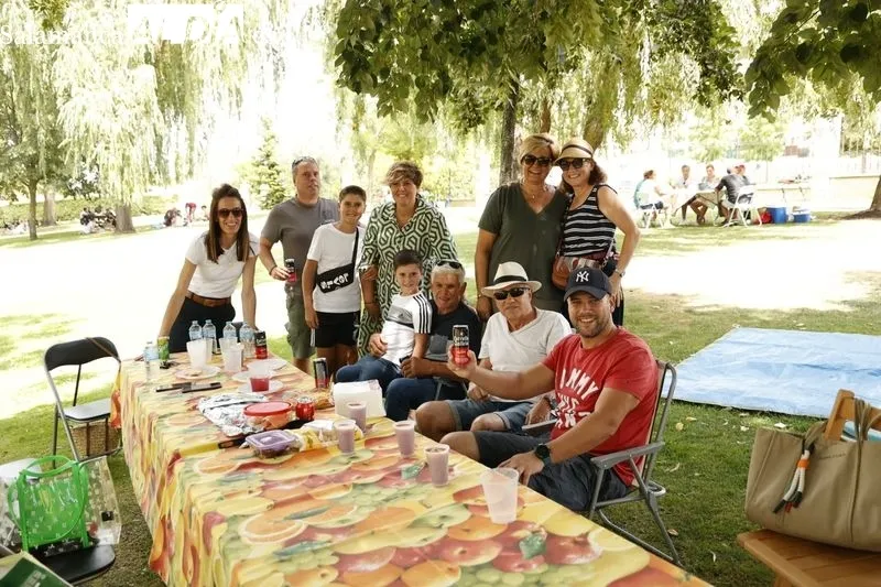 Foto 17 - Los vecinos de Carbajosa no fallan a su cita con la tradicional paellada