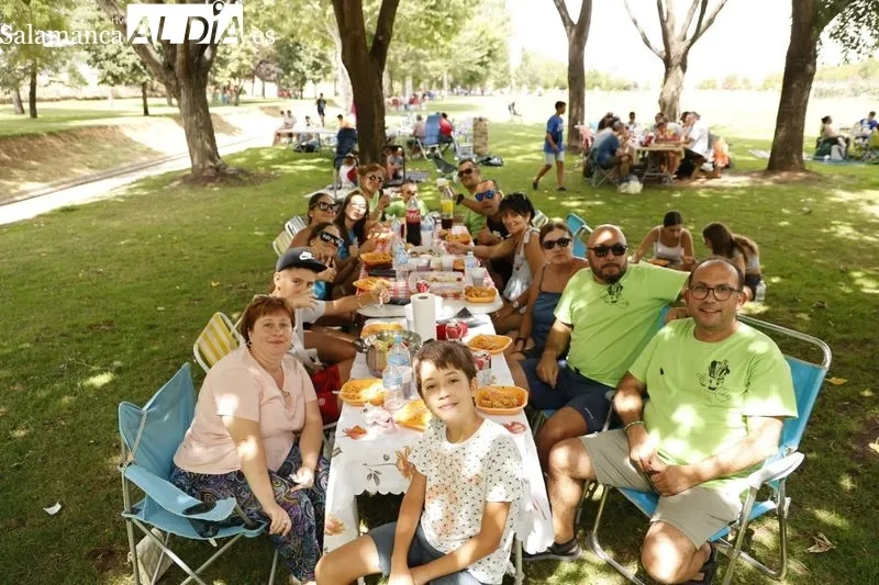 Foto 10 - Los vecinos de Carbajosa no fallan a su cita con la tradicional paellada
