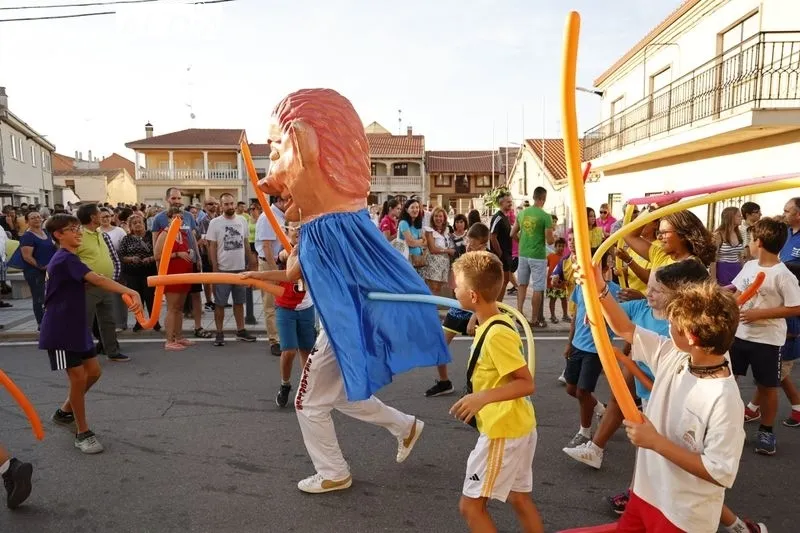 Pregón y chupinazo en Calzada de Valdunciel. Fotos: David Sañudo