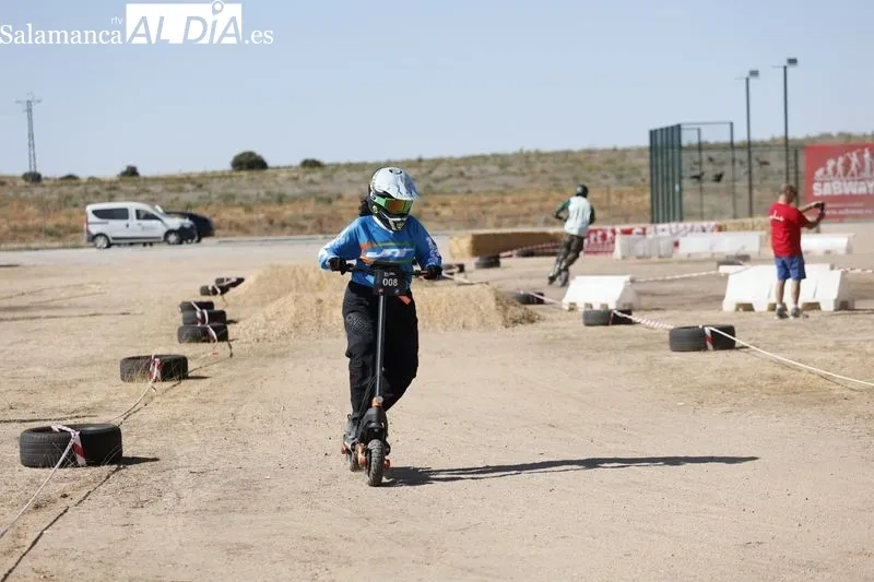 Primera jornada de la I Copa Nacional Off Road de patinetes y monociclos eléctricos que se disputa en Mozárbez. Fotos: David Sañudo