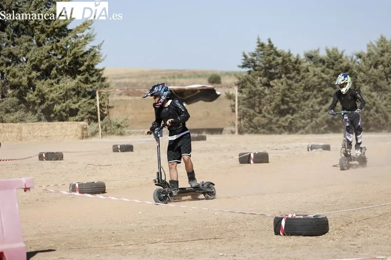 Primera jornada de la I Copa Nacional Off Road de patinetes y monociclos eléctricos que se disputa en Mozárbez. Fotos: David Sañudo