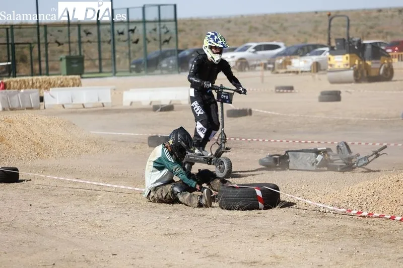 Primera jornada de la I Copa Nacional Off Road de patinetes y monociclos eléctricos que se disputa en Mozárbez. Fotos: David Sañudo