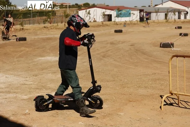 Segunda y última jornada de la I Copa Nacional Off Road de patinetes eléctricos y monociclos en Mozárbez. Fotos: David Sañudo