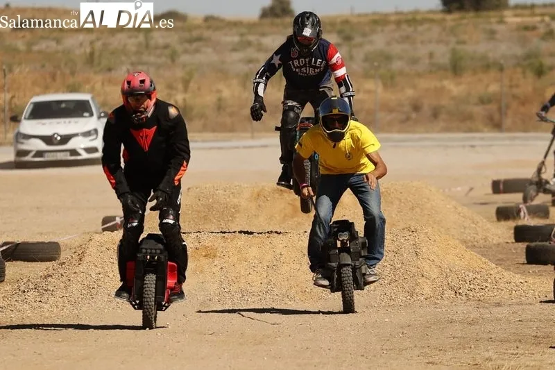 Segunda y última jornada de la I Copa Nacional Off Road de patinetes eléctricos y monociclos en Mozárbez. Fotos: David Sañudo
