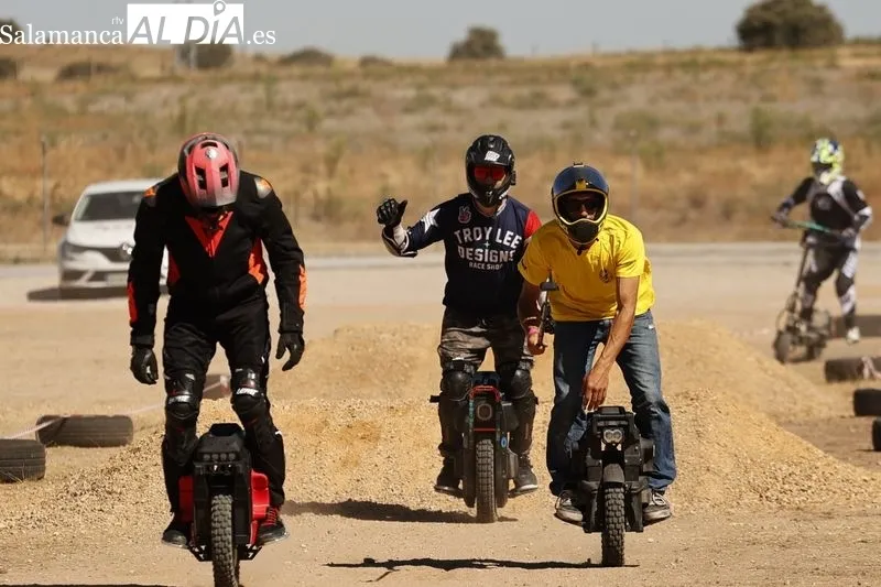 Segunda y última jornada de la I Copa Nacional Off Road de patinetes eléctricos y monociclos en Mozárbez. Fotos: David Sañudo