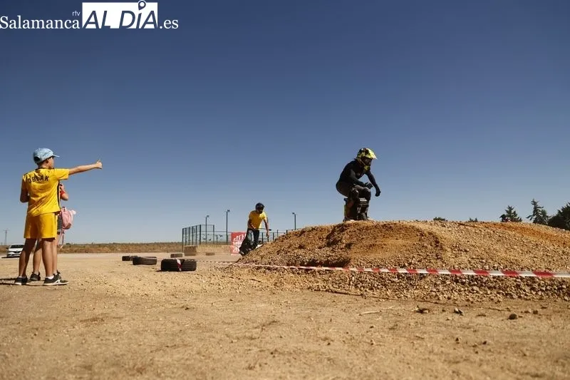 Segunda y última jornada de la I Copa Nacional Off Road de patinetes eléctricos y monociclos en Mozárbez. Fotos: David Sañudo