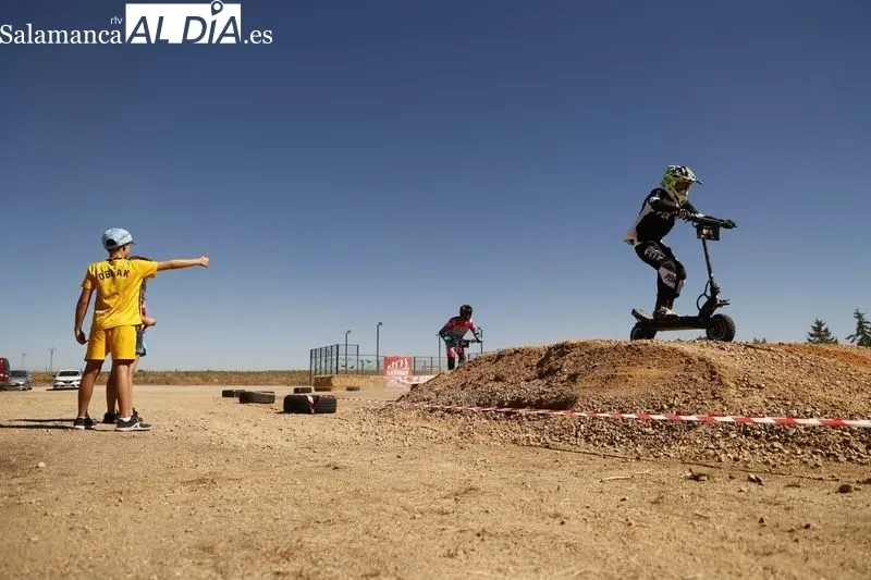 Segunda y última jornada de la I Copa Nacional Off Road de patinetes eléctricos y monociclos en Mozárbez. Fotos: David Sañudo